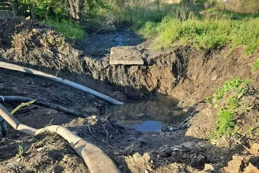 Без воды останутся несколько районов Белогорска коммунальщики устраняют аварию