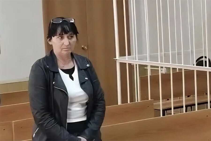 Шесть тысяч за визит в Амурской области осуждена женщина в квартире которой встречались наркоманы видео