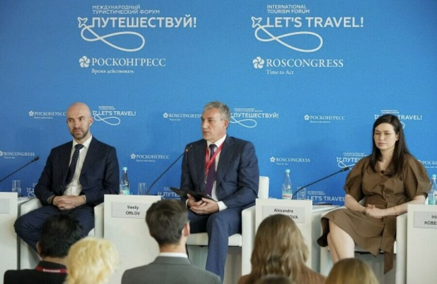 Губернатор Приамурья разрекламировал область на туристическом форуме Путешествуй в Москве