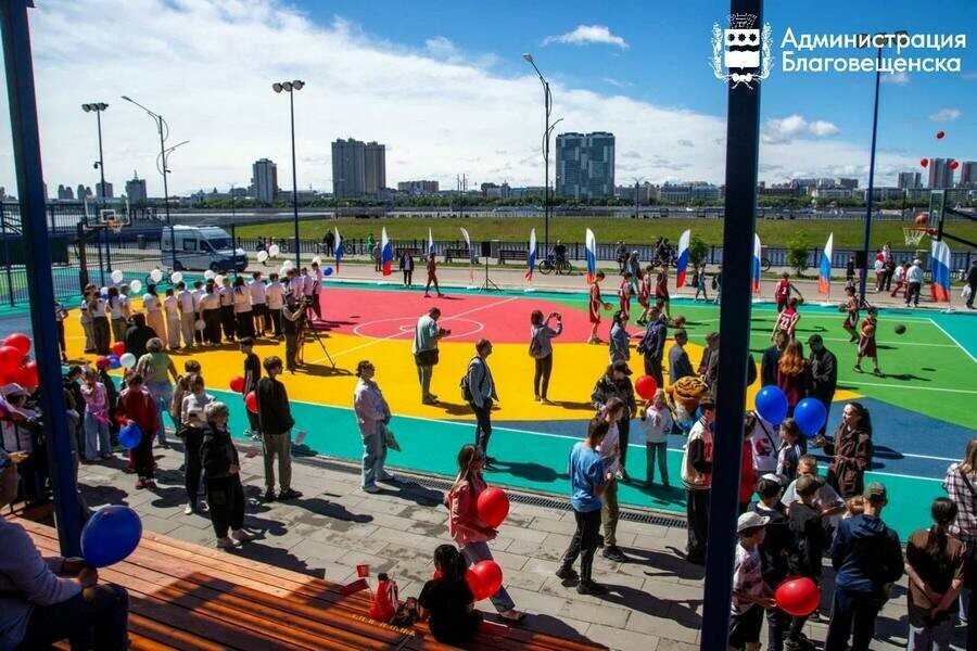 Новая зона отдыха появилась на набережной Амура в Благовещенске фото