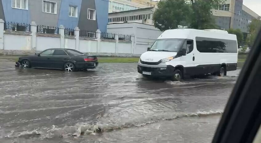 Благовещенск снова поплыл после небольшого ливня
