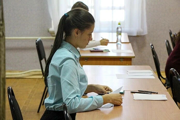 В новом учебном году в Приамурье ожидается волна проверочных работ для оценки знаний школьников и студентов