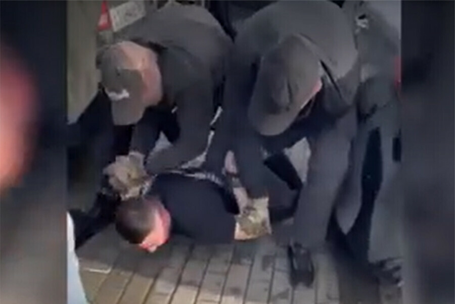 Больше 100 нелегальных оружейников задержали сотрудники ФСБ МВД и Росгвардии видео