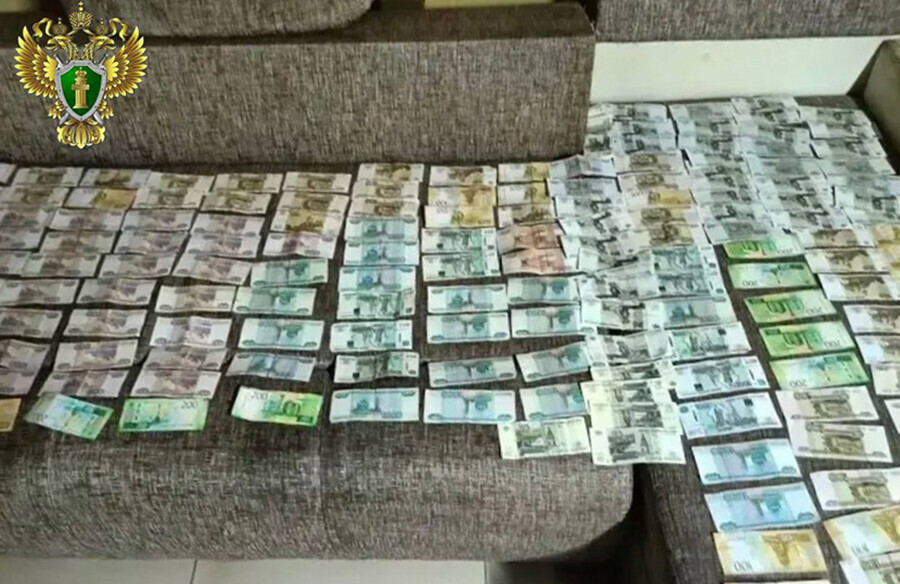 Игроки оставили в подпольном казино Амурской области больше 40 миллионов рублей фото видео