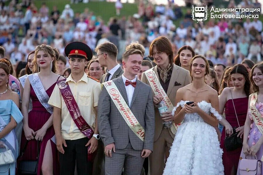 Выпускники пройдут торжественным маршем по центру Благовещенска