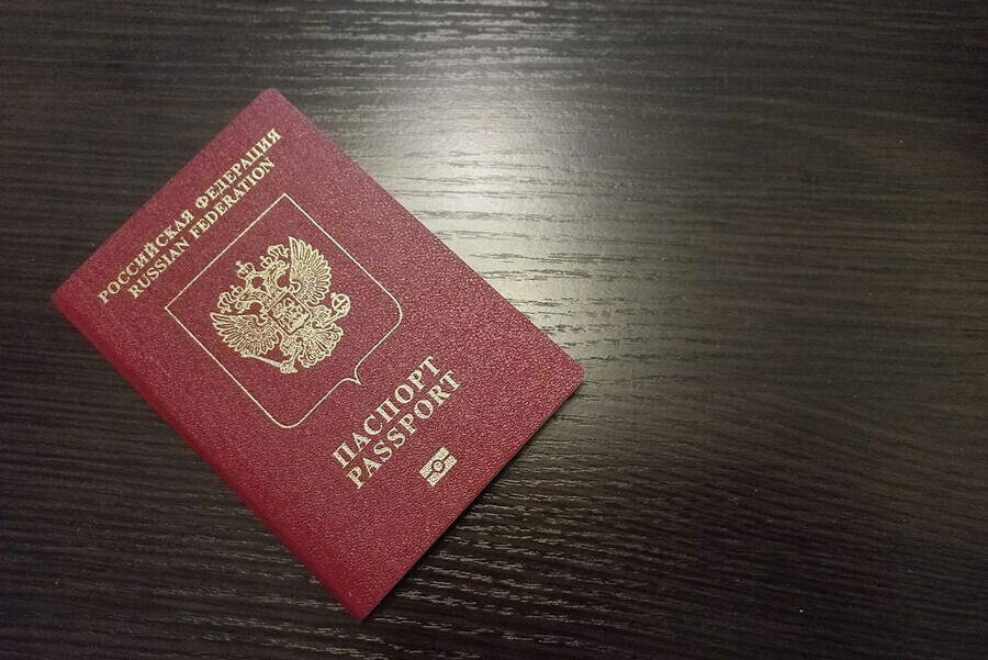 Полный запрет на выдачу виз туристам из России обсуждают в ЕС