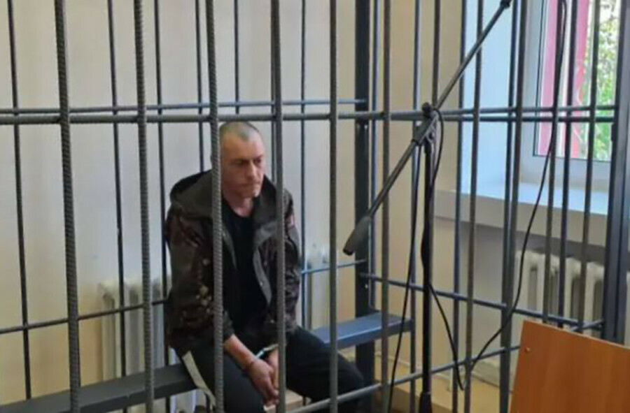 Амурчанин выстрелил из ружья в грудь мужчине и сбежал в Благовещенск