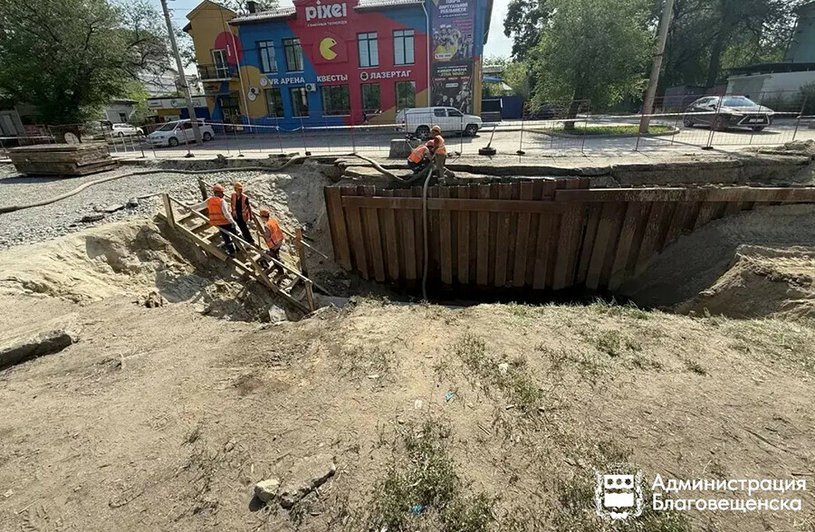 В Благовещенске заканчивают реконструкцию канализационного коллектора