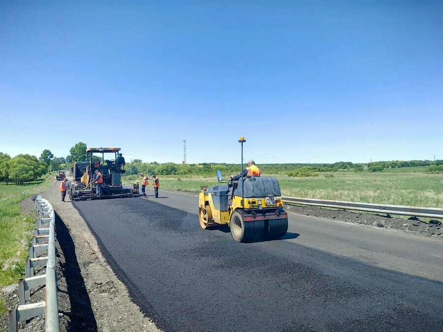 Завершат к концу лета какие три участка популярной трассы в Амурской области приведут в порядок