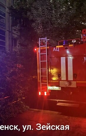 В Благовещенске изза пожара в подъезде пришлось спасать жильцов видео