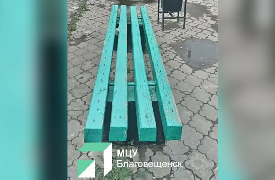 Трудился не покладая рук странные следы вандала заметили в Благовещенске 
