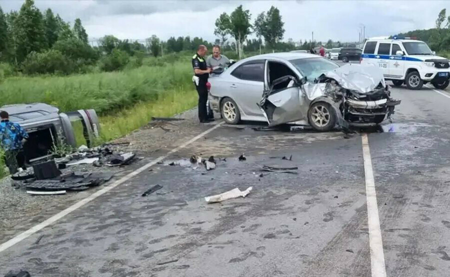 Столкновение автомобилей в Приамурье стало смертельным для одного водителя обновлено