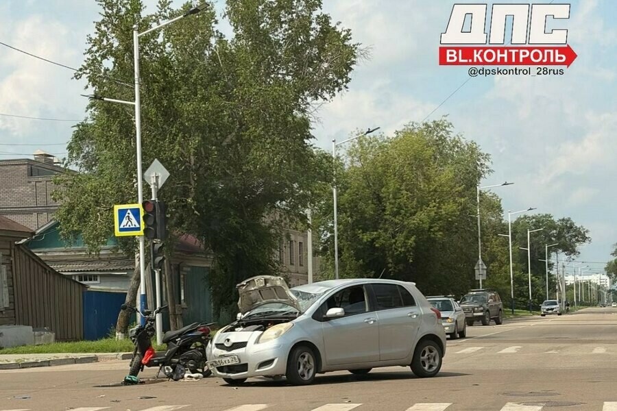 Жесткое ДТП с мопедистом произошло в Благовещенске 