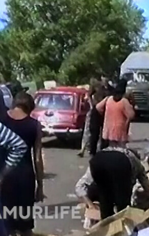 С дубинками разогнать этот рынок Магазин на обочине в Благовещенске в 1997м
