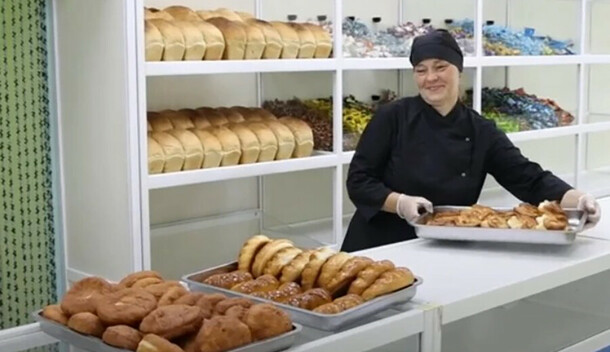 Пекарь и технолог открыли в амурском селе свое дело видео