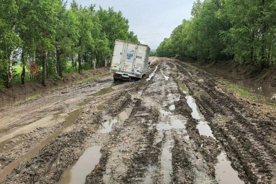 Амурчане снова показывают жуткие дороги на севере области фото