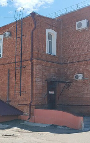 Специалисты осмотрели ценные интерьеры старинного особняка в центре Благовещенска