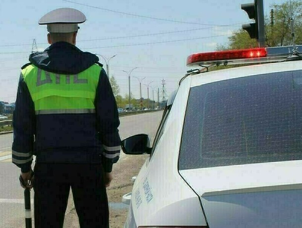 В Благовещенске задержали пьяного амурчанина на машине с поддельными номерами 