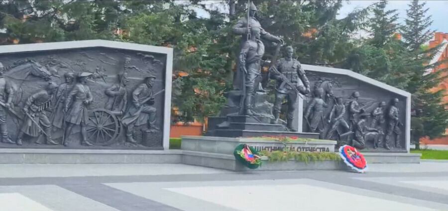 Благовещенец посвятил песню родному городу видео