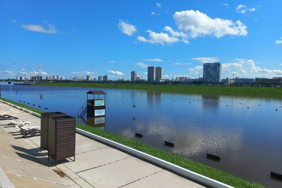 Главный пляж Благовещенска ушел под воду фото