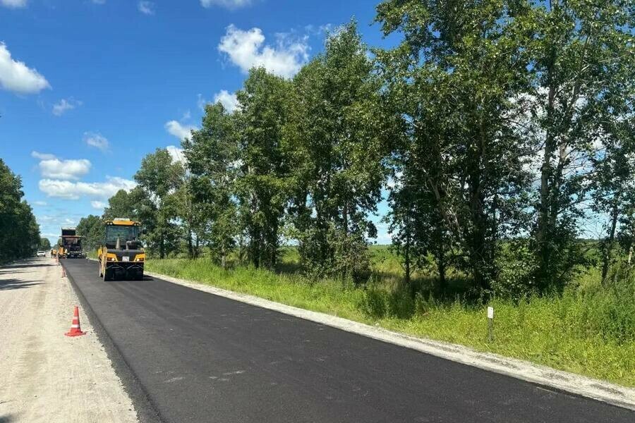Участок трассы в Приамурье начали асфальтировать фото 