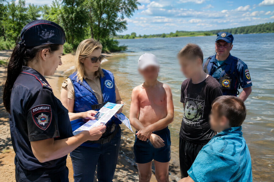Детей у воды без взрослых обнаружили правоохранители в Амурской области фото 