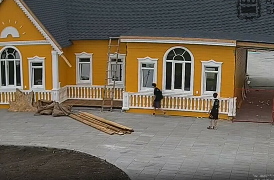 Подростков разгромивших Амурские сезоны в Благовещенске определят в разнорабочие