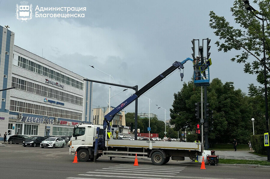 Современные регулировщики движения устанавливают в Благовещенске