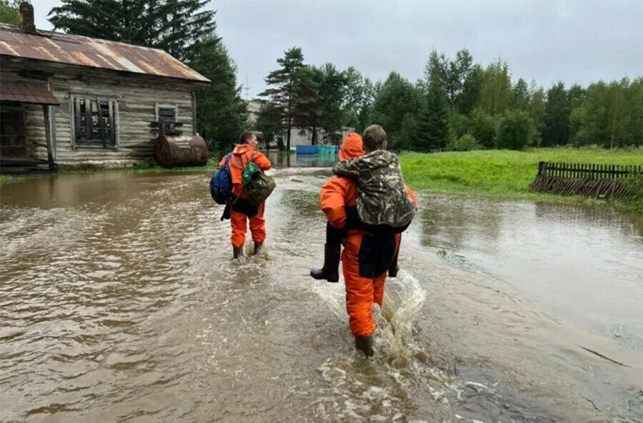 Режим ЧС расширен экстренные службы в Приамурье работают в усиленном режиме изза паводка