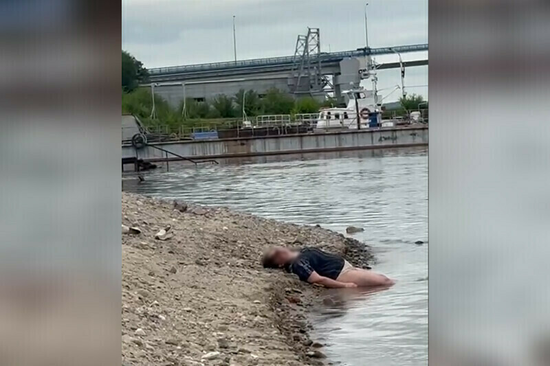 Она упала лицом в воду очевидец рассказала что происходило на пляже Благовещенска где едва не утонула женщина
