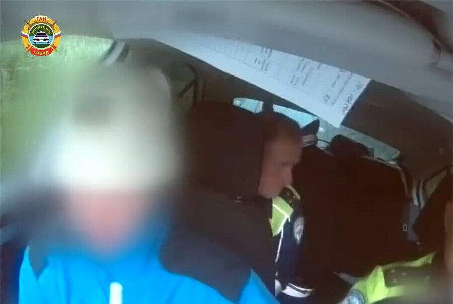 Пьяную женщину за рулем задержали рано утром в Благовещенске видео