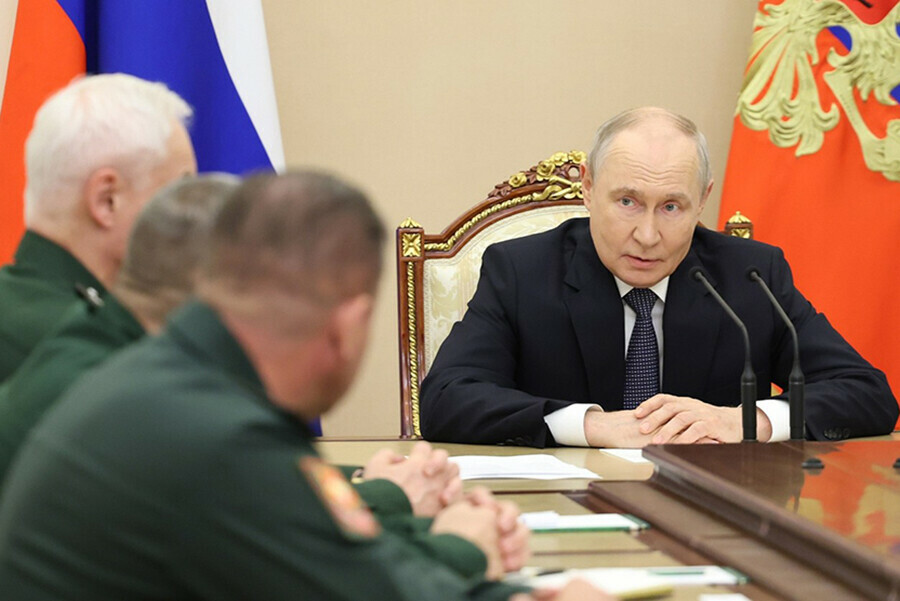 Президент сменил ряд ключевых фигур в Минобороны и командующих группировками на СВО