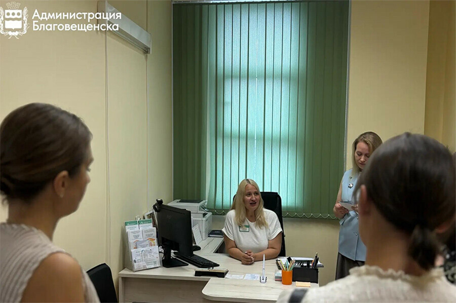 Им помогают снять тревогу в Благовещенске поновому заботятся о будущих мамах