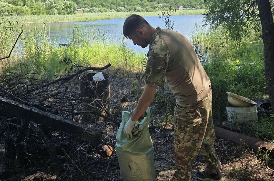 Охотоведы очистили озера Приамурья от смертельных ловушек