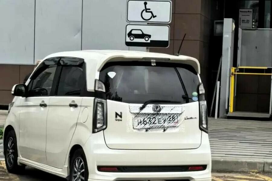 Каждый второй штраф  за газоны сколько заплатили благовещенские автомобилисты за лето