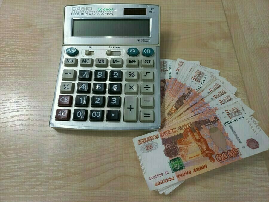 Пенсии федеральных госслужащих в среднем превысили 395 тысячи рублей