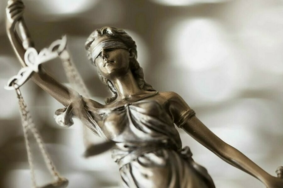 Миллион рублей под одеждой не удалось провезти мужчине через границу в Благовещенске