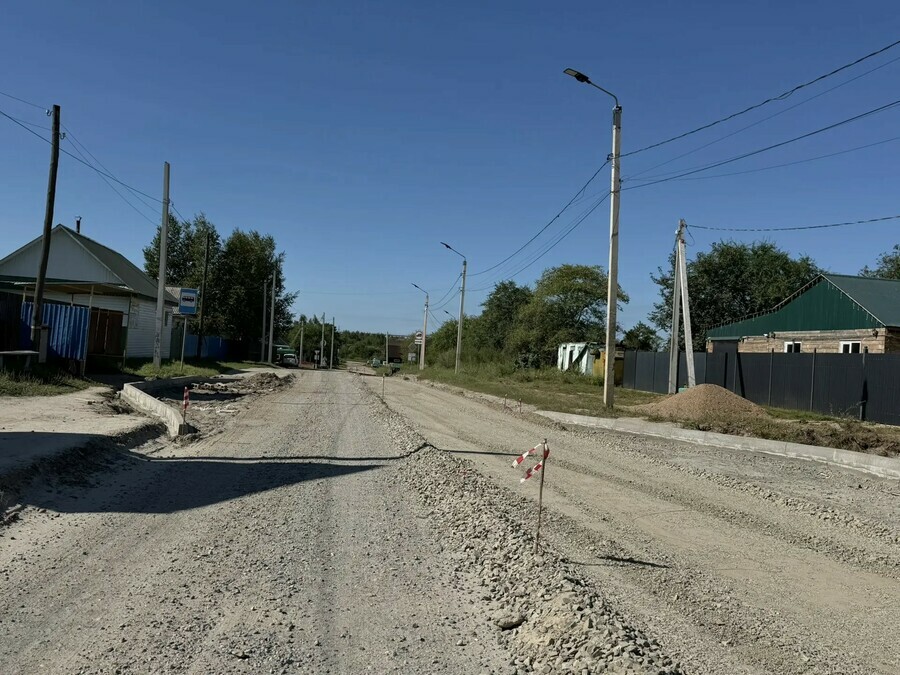 Техника вдруг вернулась в амурском городе возобновили долгожданный ремонт дороги