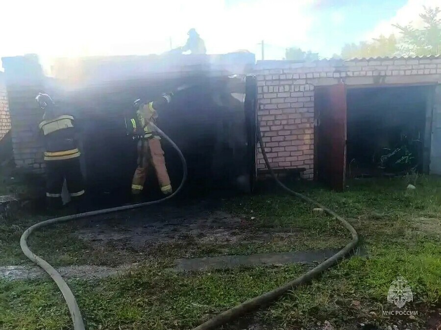 В Амурской области подросток пострадал при пожаре в гараже 