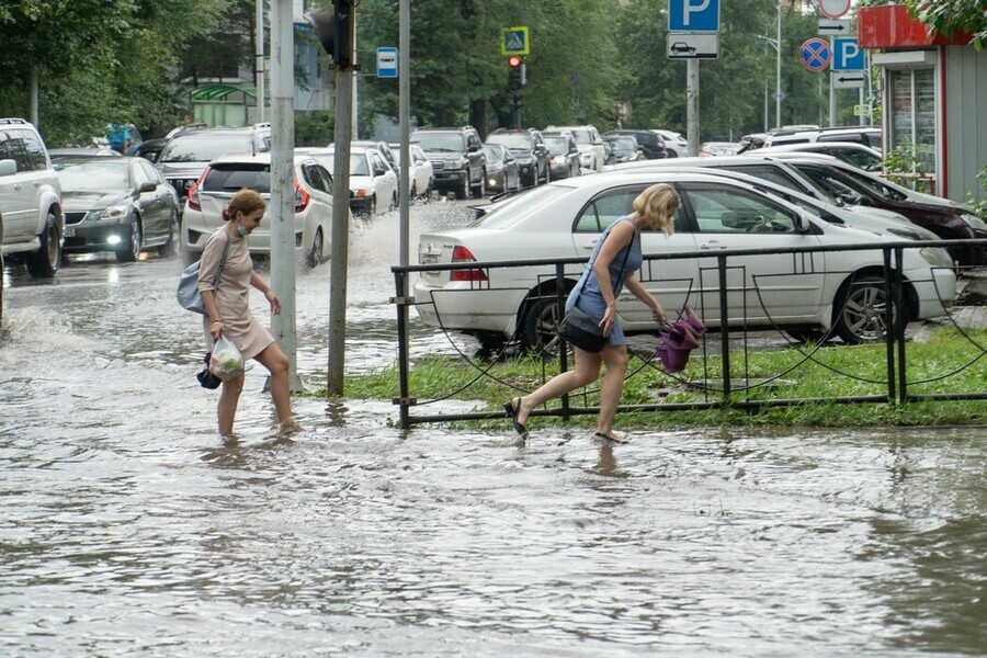 В Благовещенске вводят режим повышенной готовности изза сильных дождей