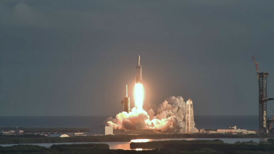 NASA запустило в космос телескоп для изучения темной материи и экзопланет
