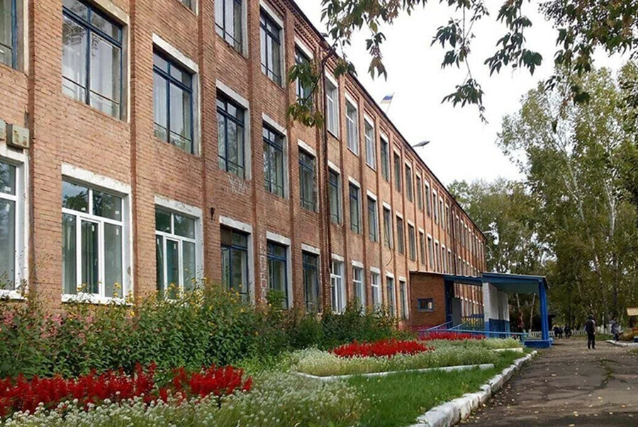 Школьница с помощью ИИ осуществила нападение на школу 1 сентября Есть раненые 