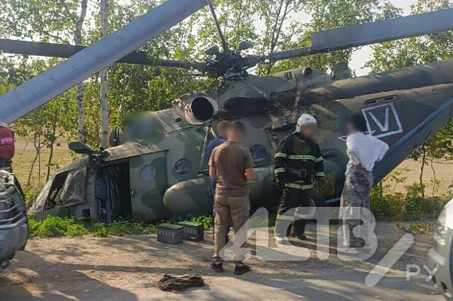 На дальневосточную трассу жестко приземлился вертолет с членами избиркома фото