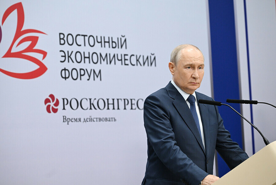 Владимир Путин открыл филиал центра Воин в Амурской области фото