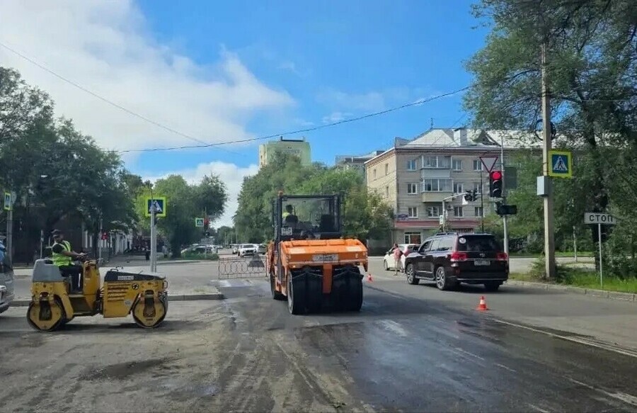 Где в Благовещенске дороги становятся ровнее рассказали в мэрии