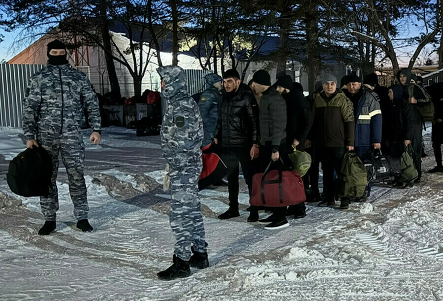 В Госдуме предложили полностью запретить мигрантам ввозить семьи в Россию