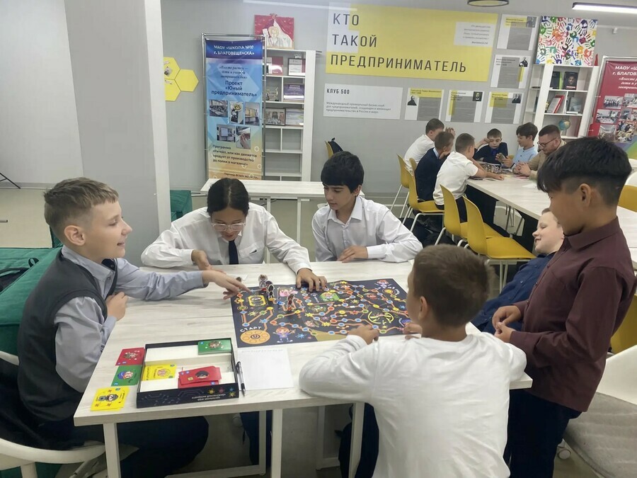 Школьники Благовещенска прошли всероссийский урок по кибербезопасности от Ростелекома