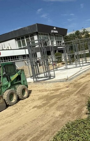 Будущее место отдыха в центре Благовещенска все меньше напоминает прежнюю зеленую зону фото
