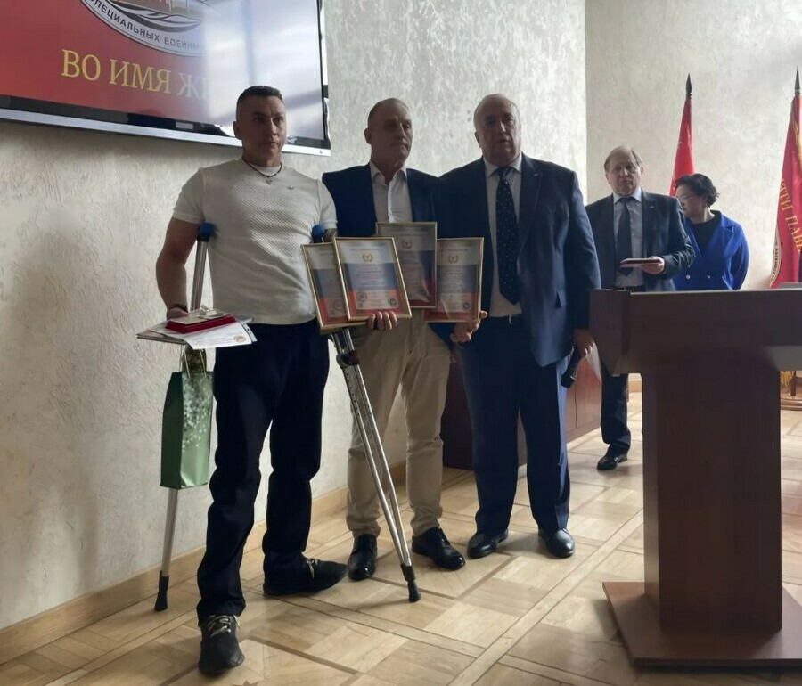 Достижения спортсмена на костылях Виталия Кочнева отметили афганским орденом За заслуги