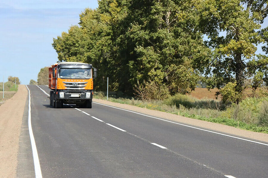 Ровно гладко ключевую трассу между двумя округами Амурской области сдали в эксплуатацию фото